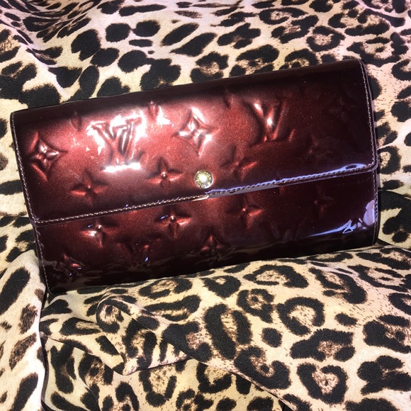 CERTIFIED AUTHLV Amarante Mono.Vernis Sarah Wallet - Picture 2 of 8